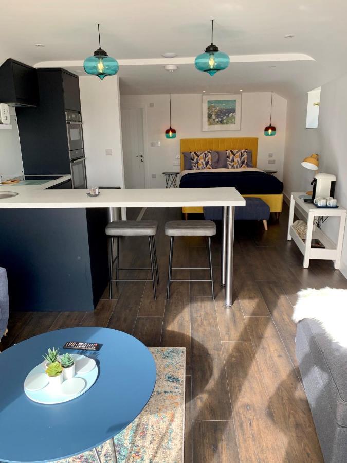 Modern Studio Apartment With Stunning Views! St Ives Esterno foto