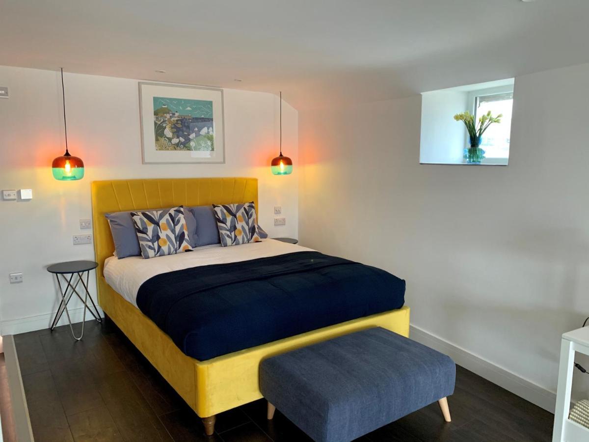 Modern Studio Apartment With Stunning Views! St Ives Esterno foto