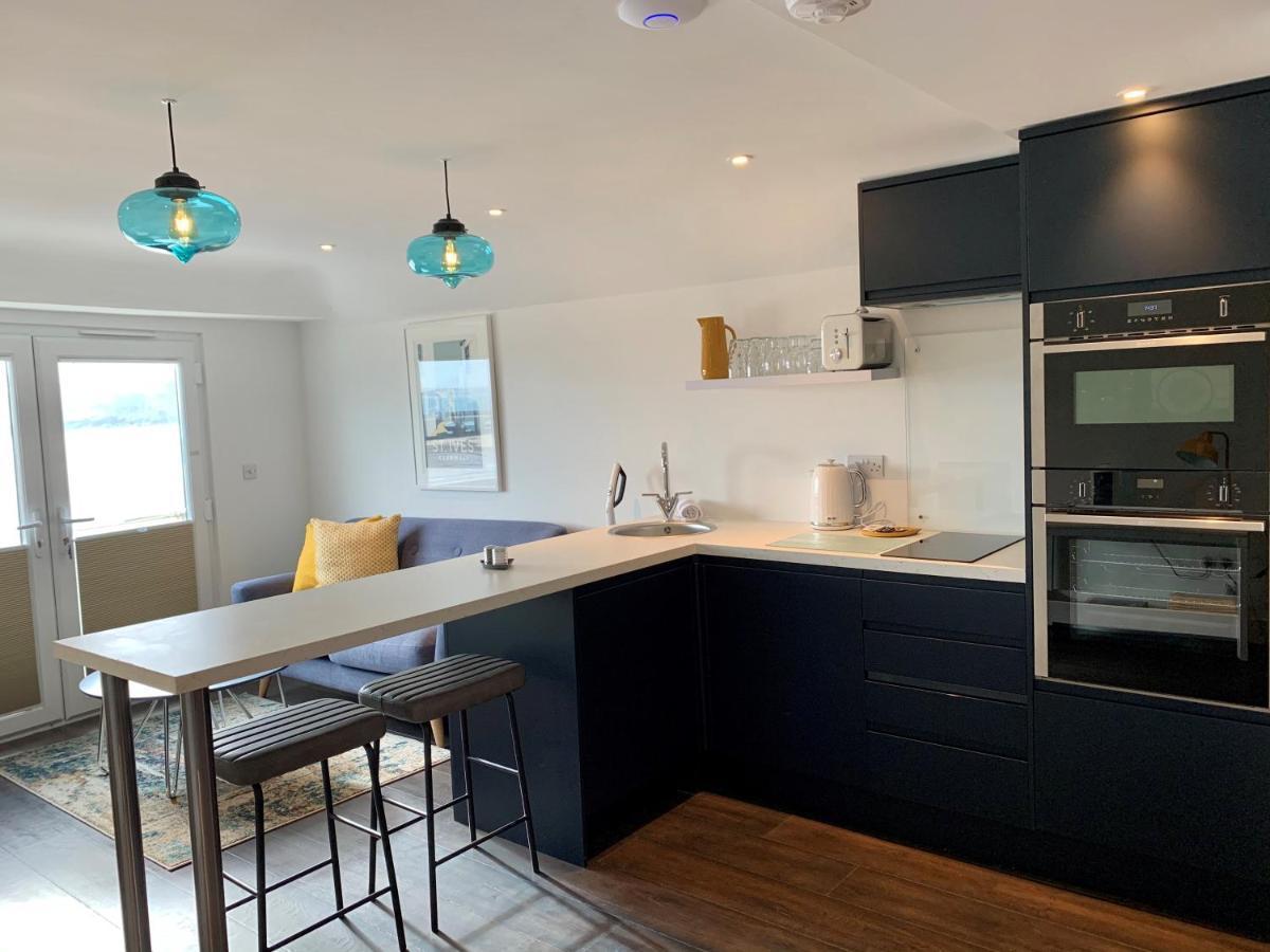 Modern Studio Apartment With Stunning Views! St Ives Esterno foto