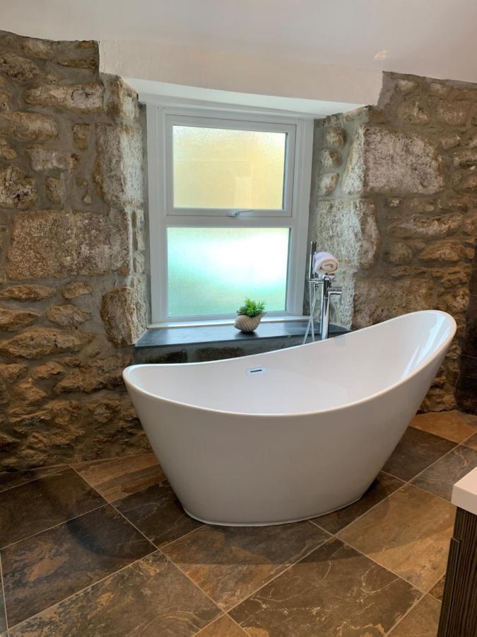 Modern Studio Apartment With Stunning Views! St Ives Esterno foto
